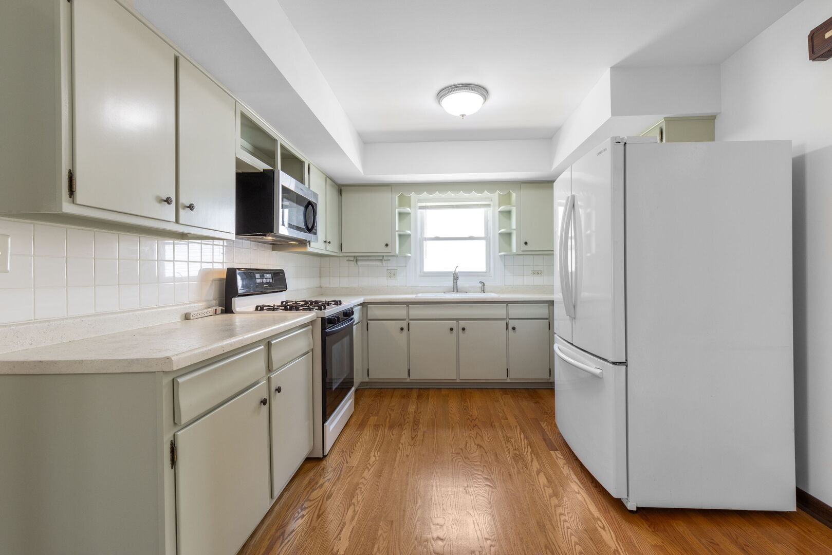 118 S Clarendon Avenue