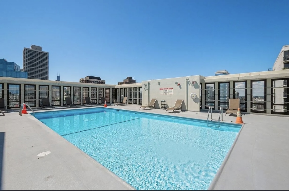 1 E Scott Street 1501