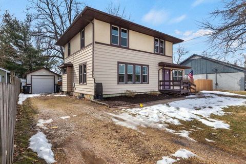 Photo of 115 Maple Avenue, Walworth, WI 53184 (MLS # 12603773)
