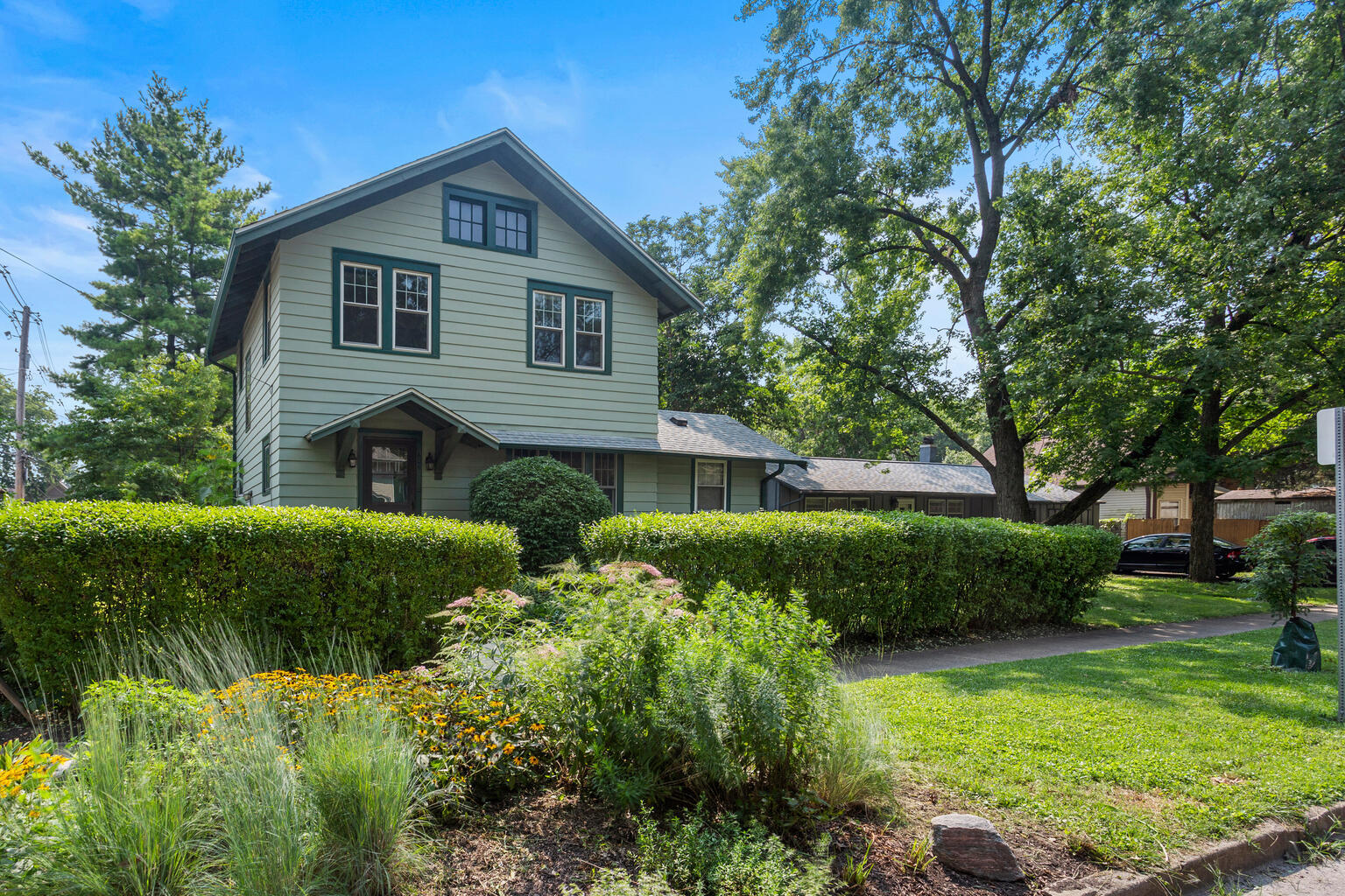 606 S Elm Street