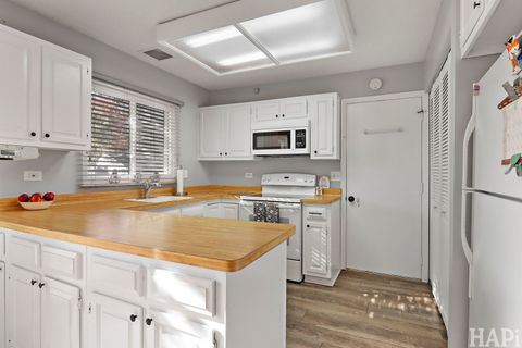 Tiny photo for 7216 Oxford Circle #230, Fox Lake, IL 60020 (MLS # 12518789)