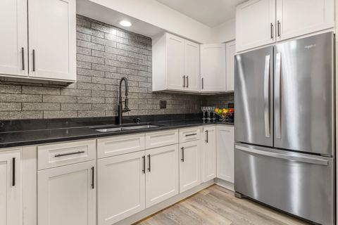 Tiny photo for 245 N Mill Road #9C, Addison, IL 60101 (MLS # 12578173)