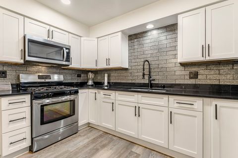 Tiny photo for 245 N Mill Road #9C, Addison, IL 60101 (MLS # 12578173)