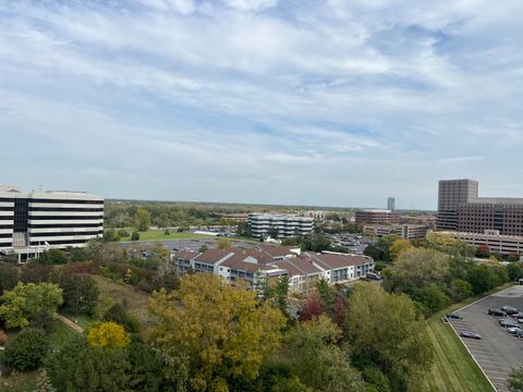 Tiny photo for 20 N Tower Road #12E, Oak Brook, IL 60523 (MLS # 12494501)