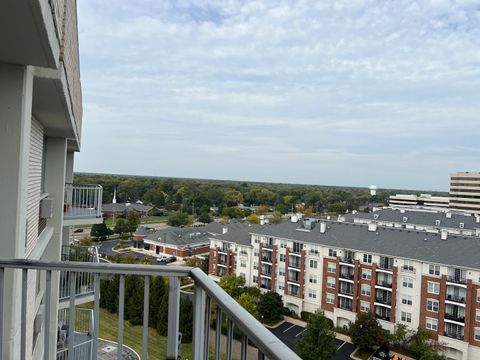 Tiny photo for 20 N Tower Road #12E, Oak Brook, IL 60523 (MLS # 12494501)