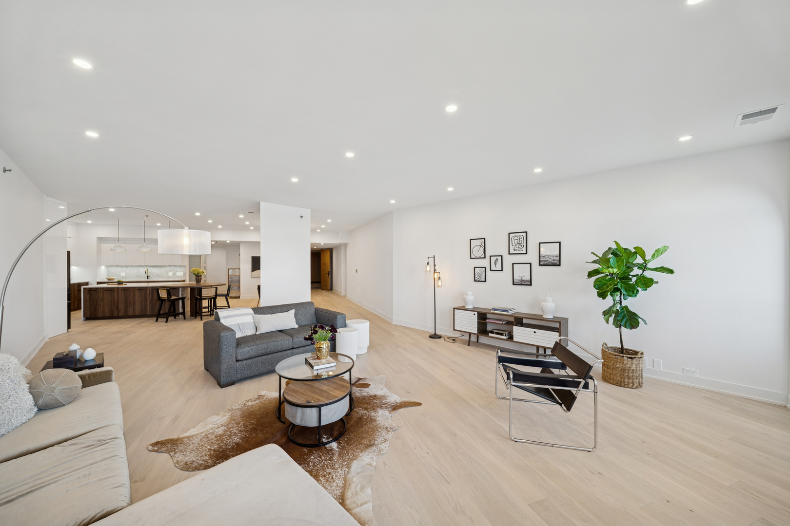 680 N Lake Shore Drive 604