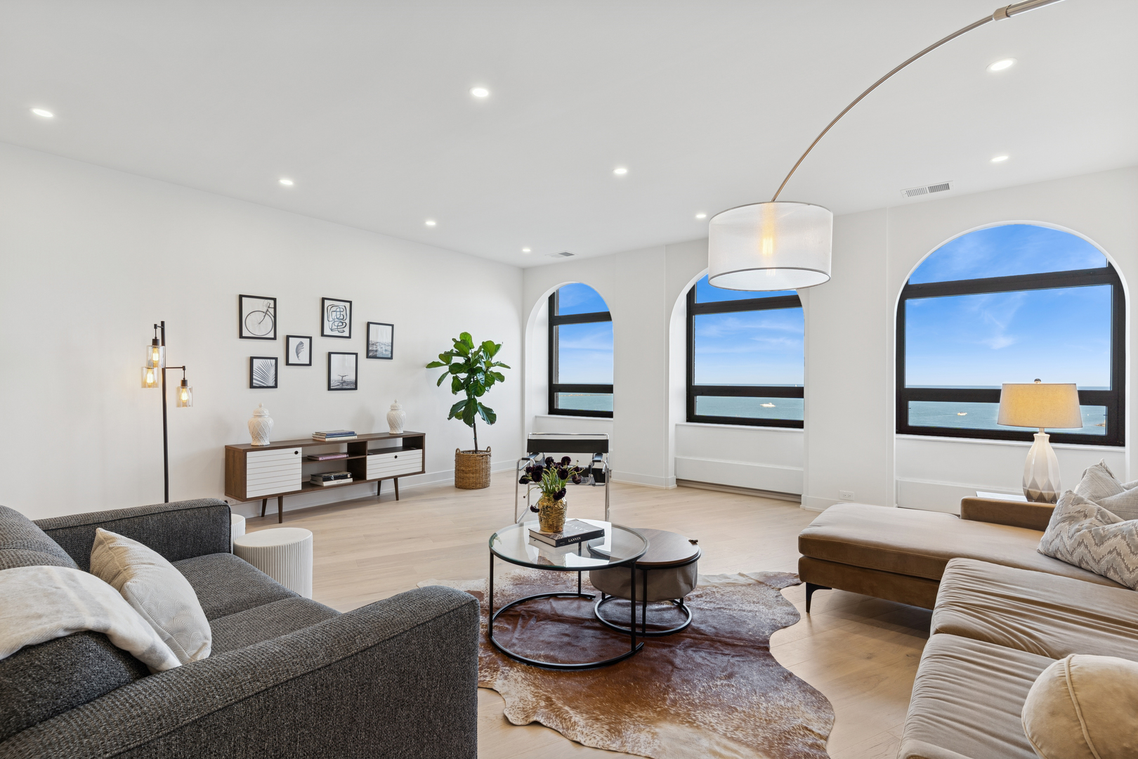 680 N Lake Shore Drive 604