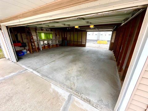 Tiny photo for 665 Hoxie Avenue, Calumet City, IL 60409 (MLS # 12596212)