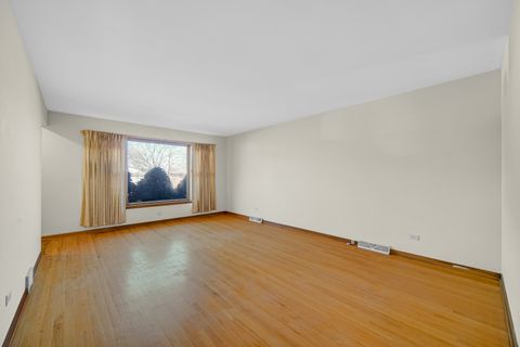 Tiny photo for 665 Hoxie Avenue, Calumet City, IL 60409 (MLS # 12596212)