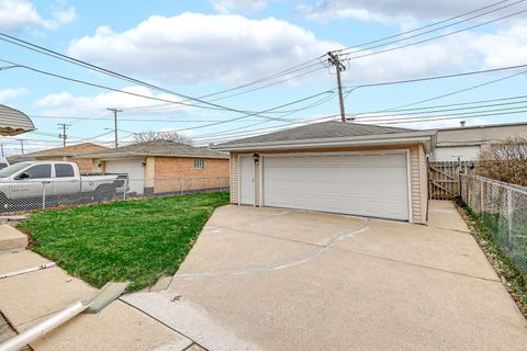 Tiny photo for 665 Hoxie Avenue, Calumet City, IL 60409 (MLS # 12596212)