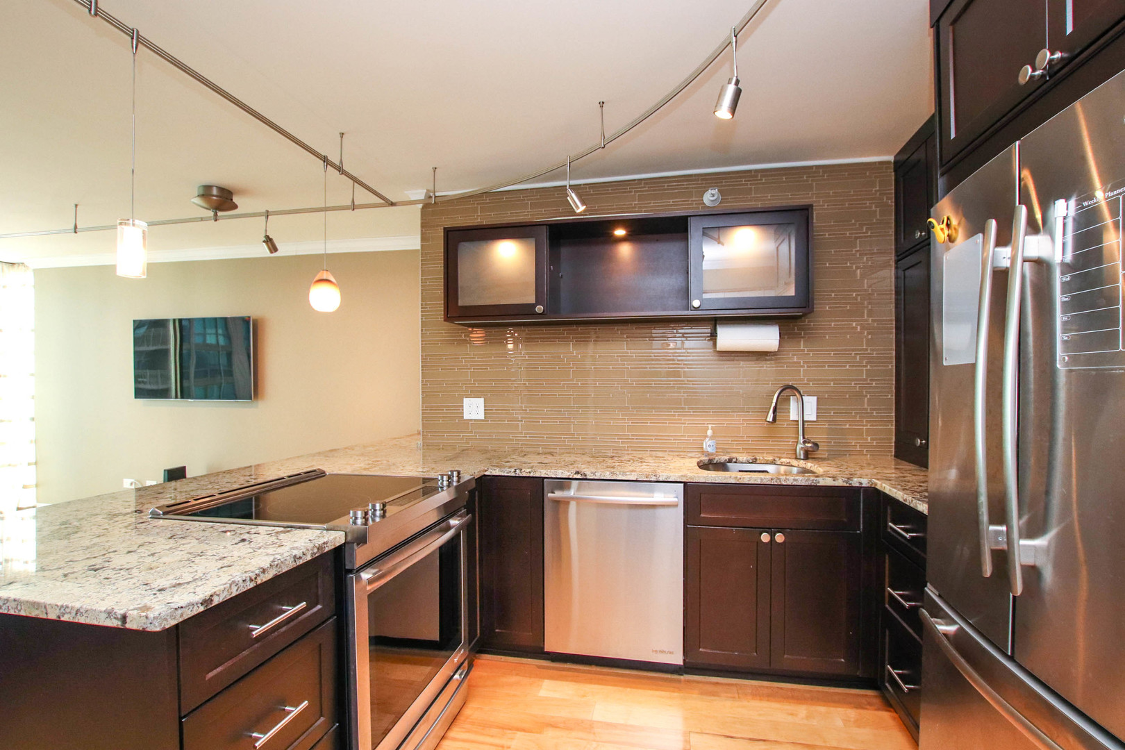 2 E ERIE Street 2101