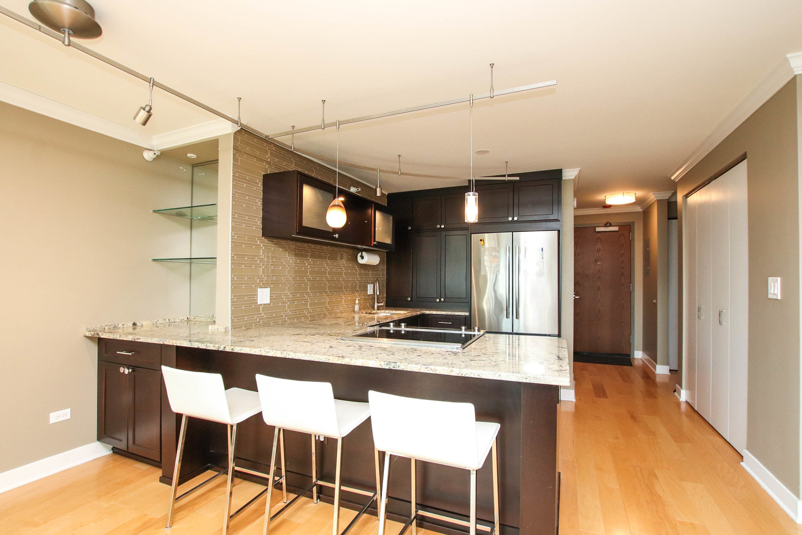 2 E ERIE Street 2101