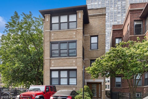 Photo of 645 W Bittersweet Place #1, Chicago, IL 60613 (MLS # 12702944)