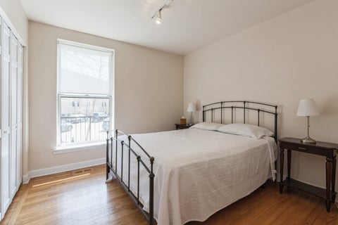 Tiny photo for 645 W Bittersweet Place #1, Chicago, IL 60613 (MLS # 12702944)
