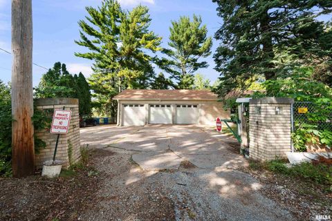 Tiny photo for 660 18TH Avenue, East Moline, IL 61244 (MLS # QC4268045)