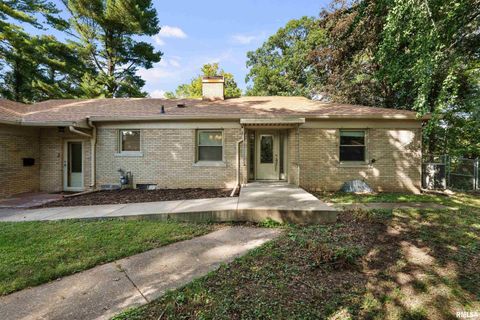 Tiny photo for 660 18TH Avenue, East Moline, IL 61244 (MLS # QC4268045)