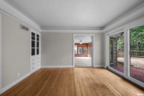 Tiny photo for 660 18TH Avenue, East Moline, IL 61244 (MLS # QC4268045)