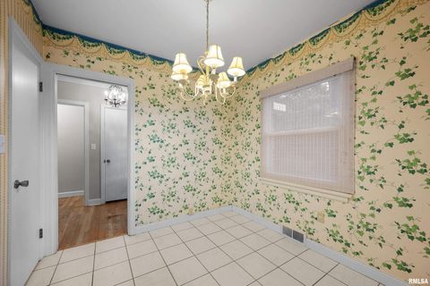 Tiny photo for 660 18TH Avenue, East Moline, IL 61244 (MLS # QC4268045)