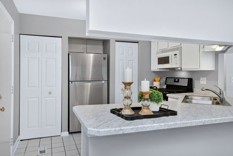 Tiny photo for 363 Pembroke Lane #1, Glen Ellyn, IL 60137 (MLS # 12767380)