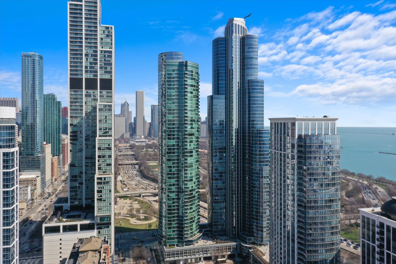1201 S Prairie Avenue 2403