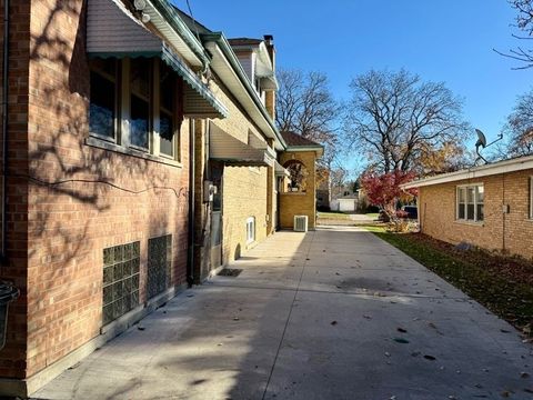 Tiny photo for 5662 N Neva Avenue, Chicago, IL 60631 (MLS # 12523461)