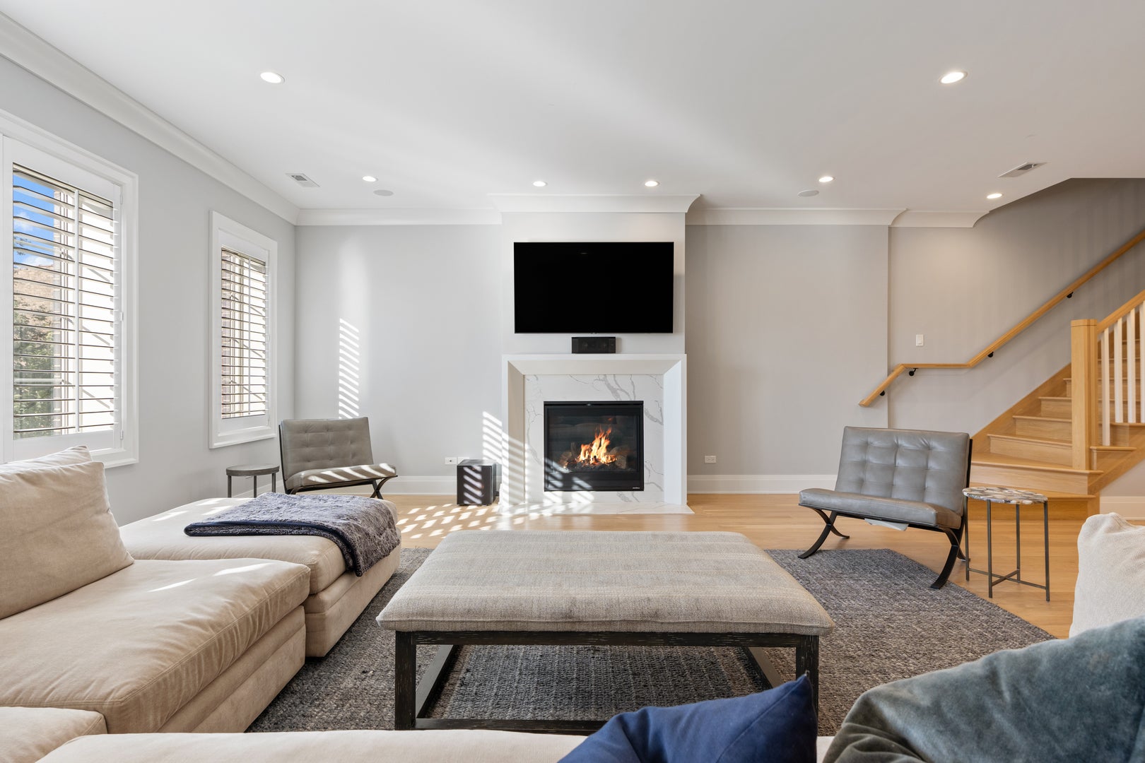 1142 W Diversey Parkway 3