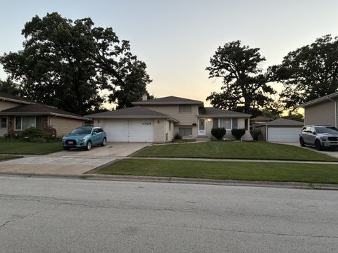 Tiny photo for 14924 Knox Avenue, Midlothian, IL 60445 (MLS # 12726744)