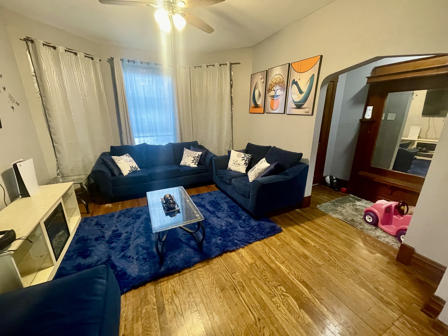 4014 W Cornelia Avenue