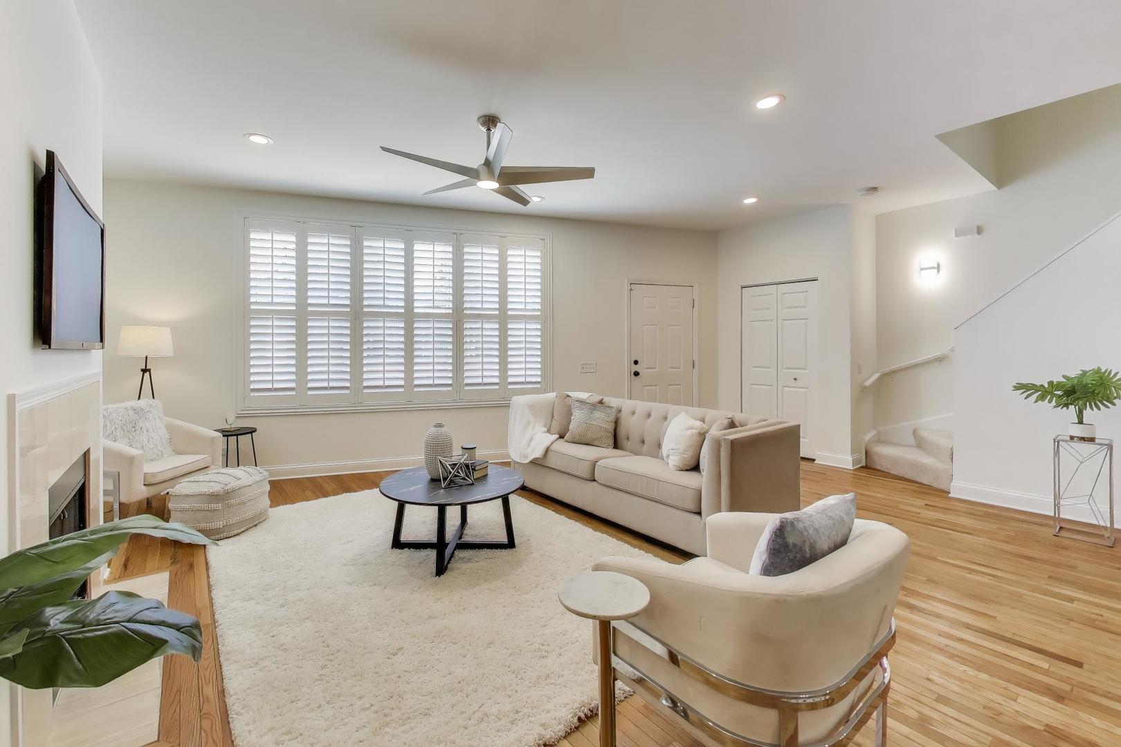 2840 N Lincoln Avenue D