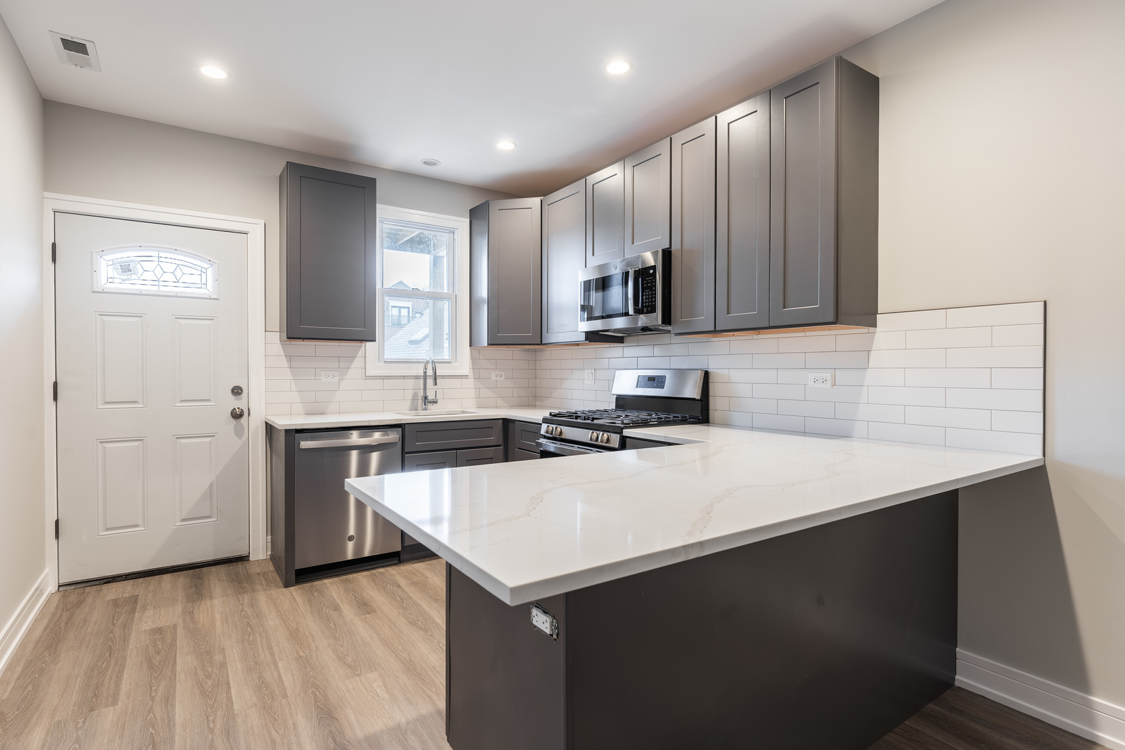 1725 N Honore Street 2R