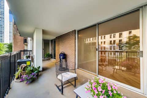 Tiny photo for 201 E Chestnut Street #3A, Chicago, IL 60611 (MLS # 12742296)