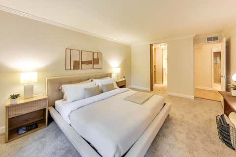 Tiny photo for 201 E Chestnut Street #3A, Chicago, IL 60611 (MLS # 12742296)