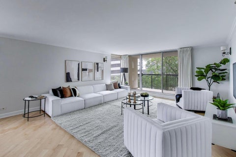 Tiny photo for 201 E Chestnut Street #3A, Chicago, IL 60611 (MLS # 12742296)