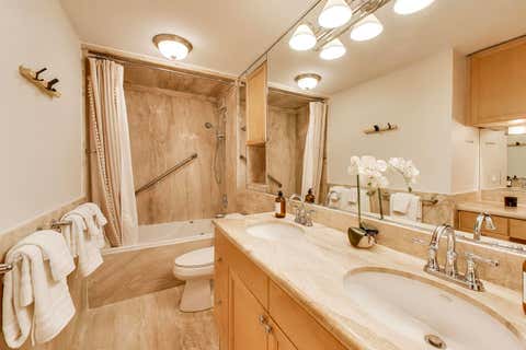 Tiny photo for 201 E Chestnut Street #3A, Chicago, IL 60611 (MLS # 12742296)