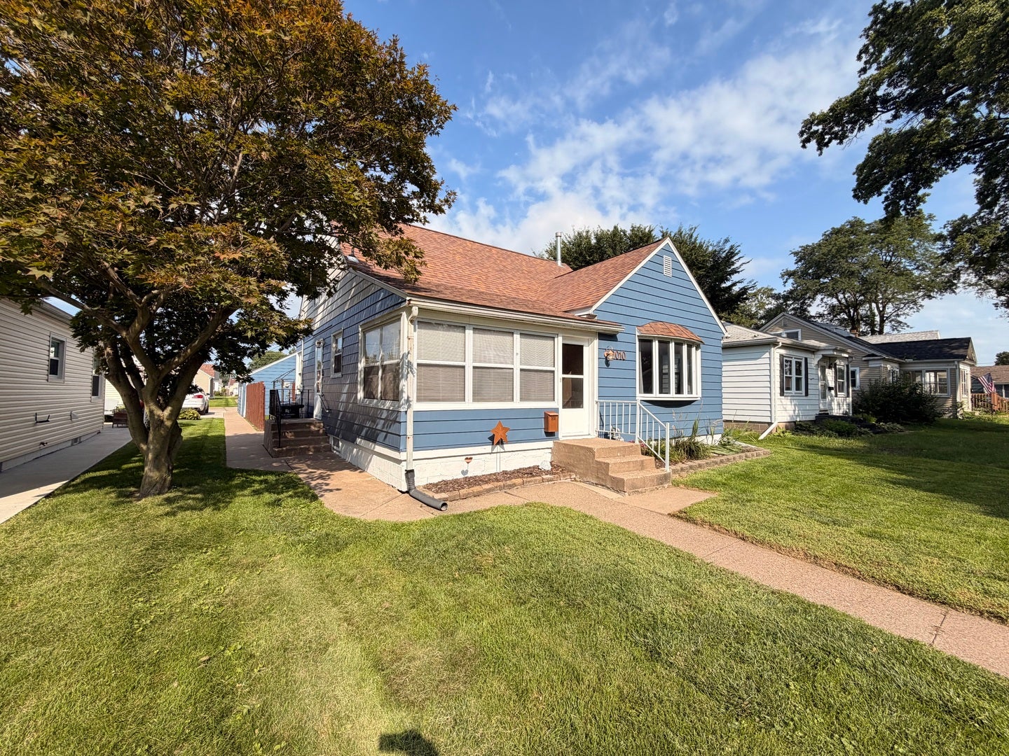 2010 46th Street - Photo 2
