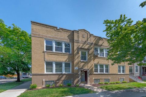 4860 W Byron Street Chicago IL 60641