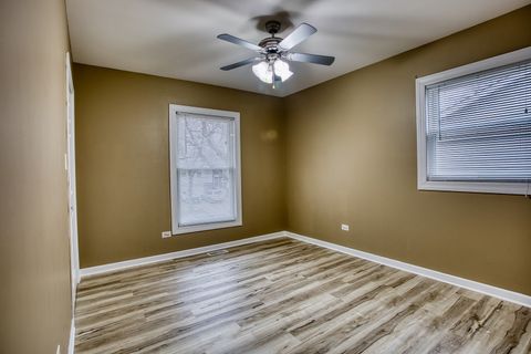 Tiny photo for 805 Stowell Avenue, Streamwood, IL 60107 (MLS # 12538031)