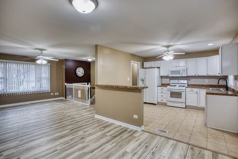 Tiny photo for 805 Stowell Avenue, Streamwood, IL 60107 (MLS # 12538031)