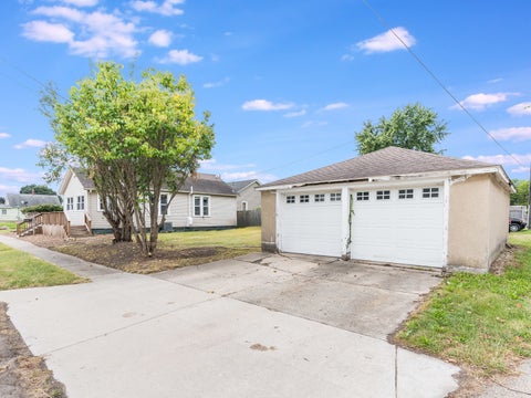 Tiny photo for 252 E 2nd Street, Oglesby, IL 61348 (MLS # 12756380)