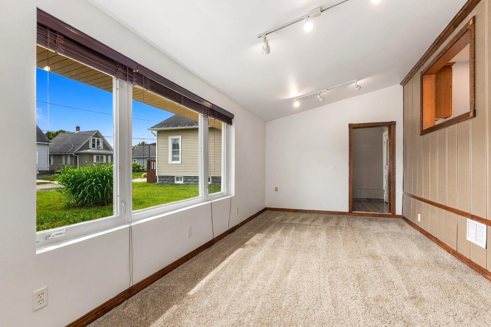 252 E 2nd Street