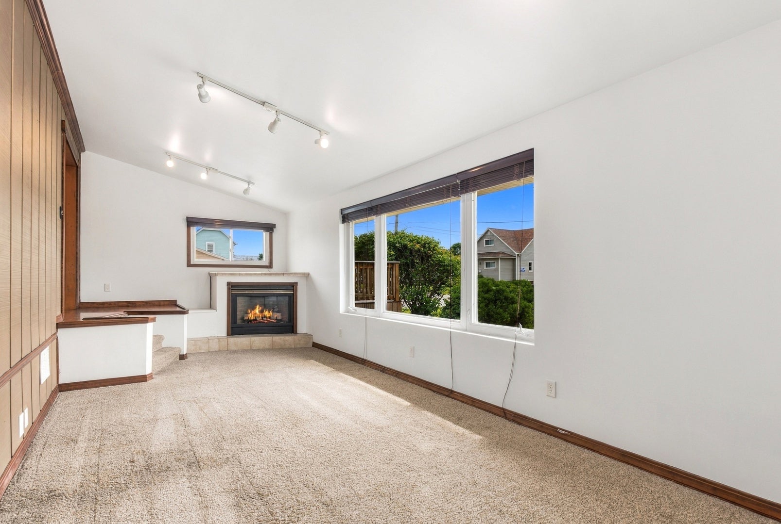 252 E 2nd Street
