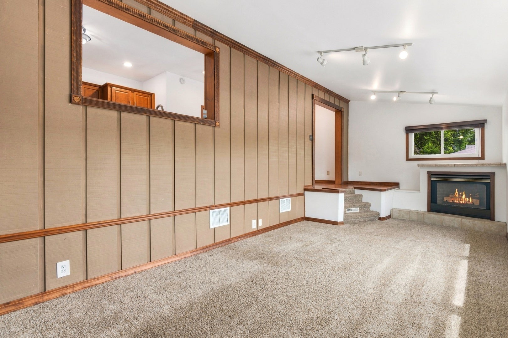 252 E 2nd Street