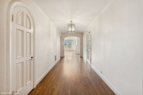 Tiny photo for 3920 N LAKE SHORE Drive #4N, Chicago, IL 60613 (MLS # 12490799)