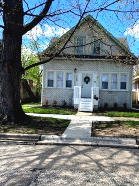 Photo of 118 S FULTON Avenue, Waukegan, IL 60085 (MLS # 12622960)