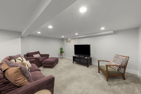 Tiny photo for 255 CREST Road, Glen Ellyn, IL 60137 (MLS # 12604906)