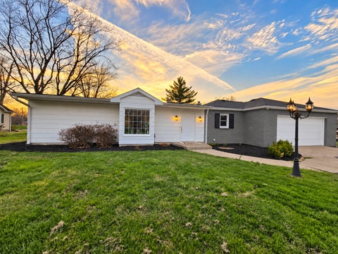Tiny photo for 14652 N IL Hwy 37 Highway, Mt Vernon, IL 62864 (MLS # 12768488)