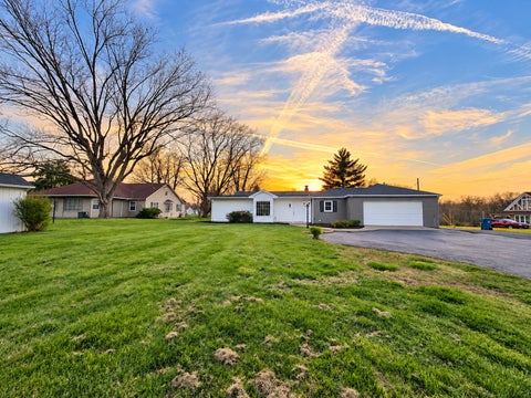 Tiny photo for 14652 N IL Hwy 37 Highway, Mt Vernon, IL 62864 (MLS # 12768488)