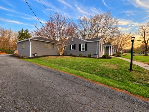 Tiny photo for 14652 N IL Hwy 37 Highway, Mt Vernon, IL 62864 (MLS # 12768488)