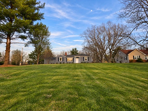 Tiny photo for 14652 N IL Hwy 37 Highway, Mt Vernon, IL 62864 (MLS # 12768488)