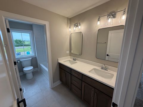 Tiny photo for 12810 W Beaver Lake Drive, Homer Glen, IL 60491 (MLS # 12655154)